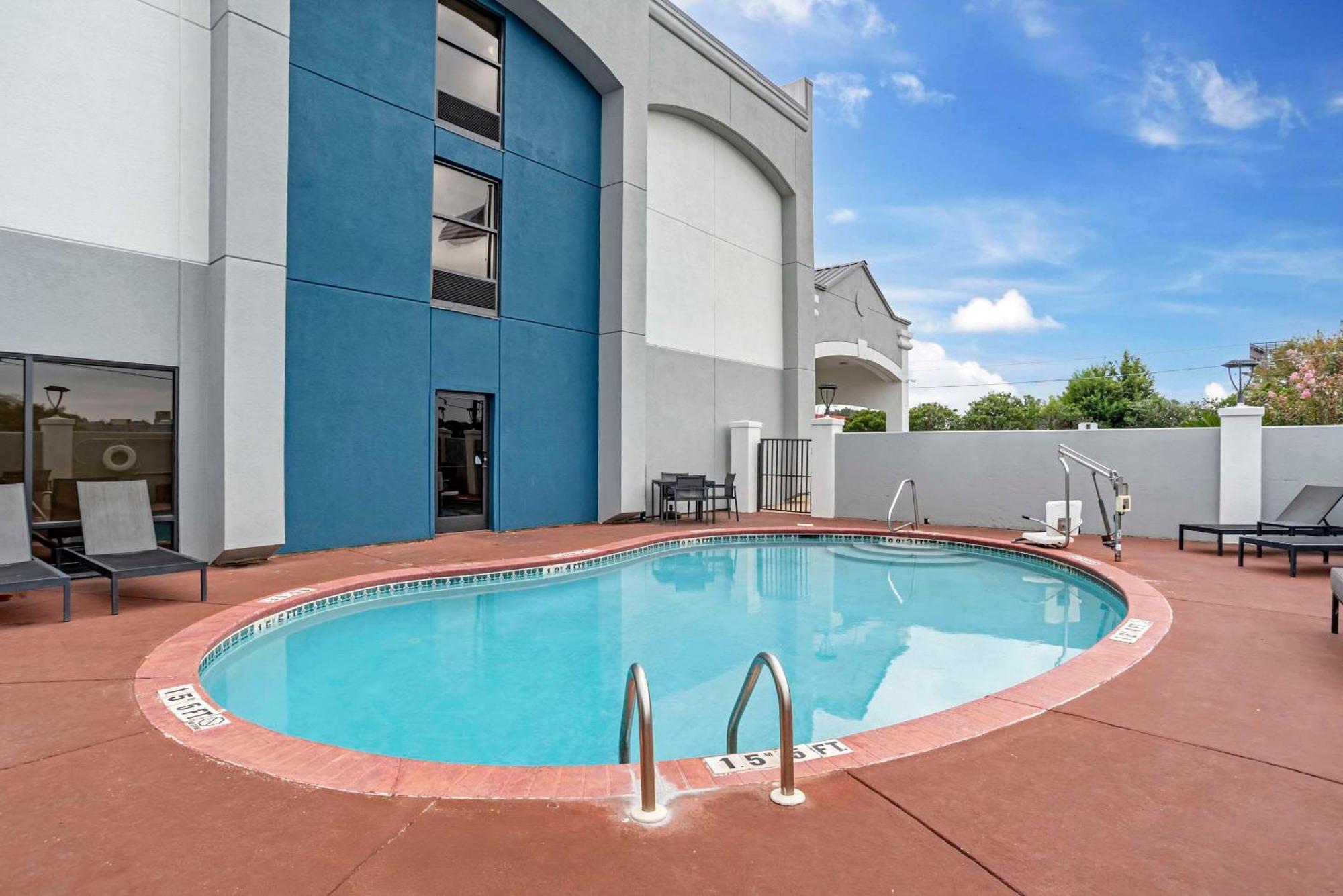 Comfort Inn Opelika - Auburn Екстер'єр фото